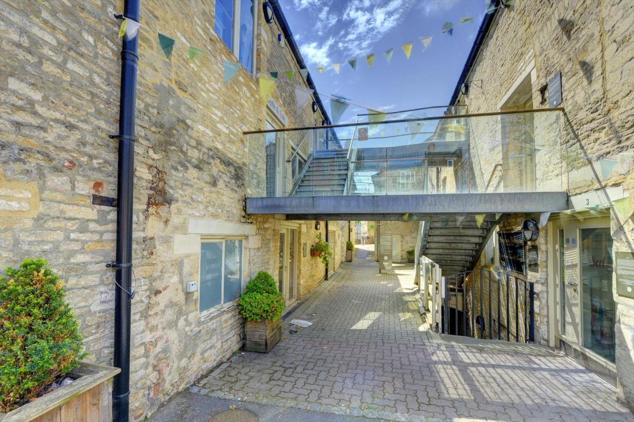 Glevum Lodge - 2 Bedroom Town Centre Apartment Cirencester Extérieur photo