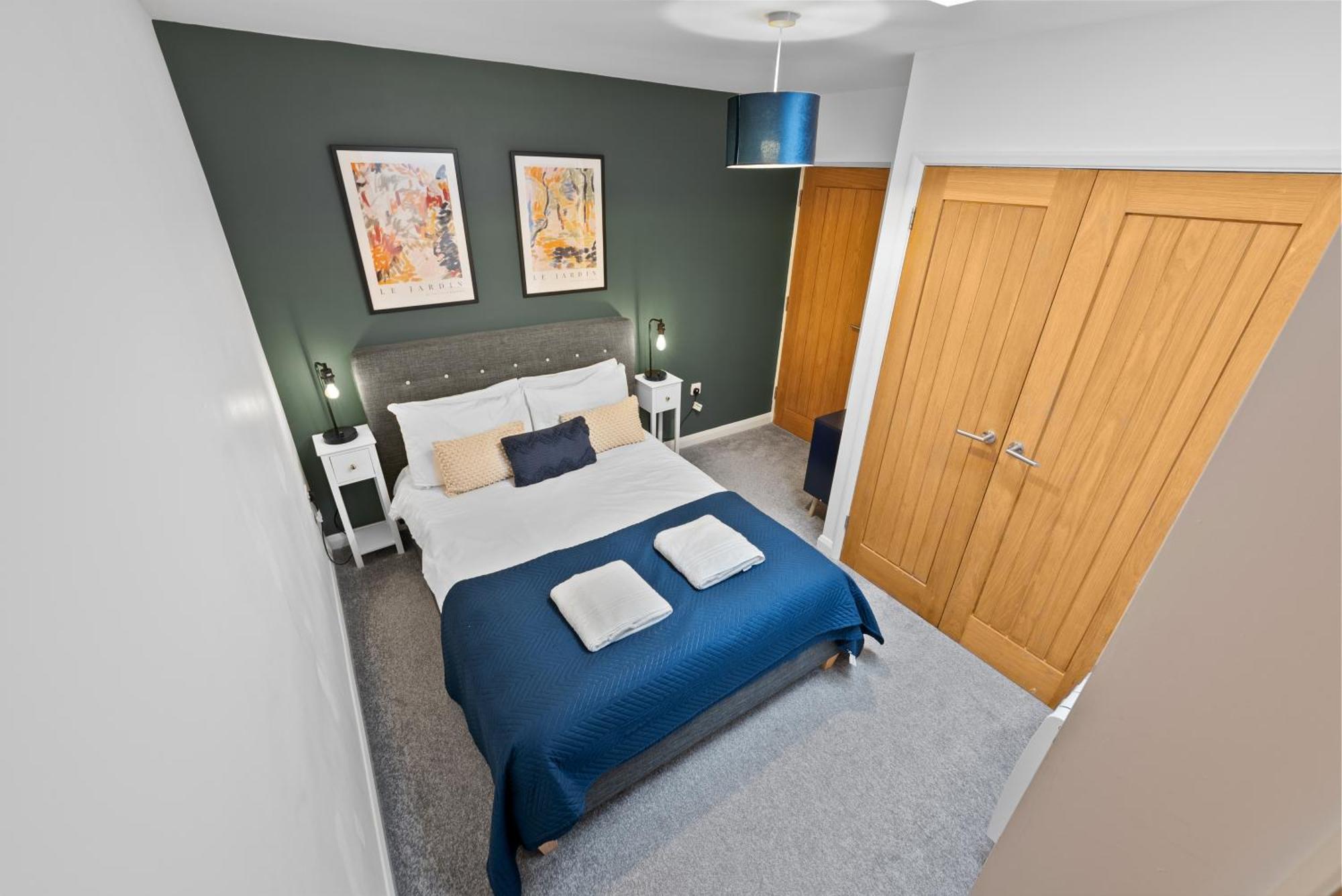 Glevum Lodge - 2 Bedroom Town Centre Apartment Cirencester Extérieur photo