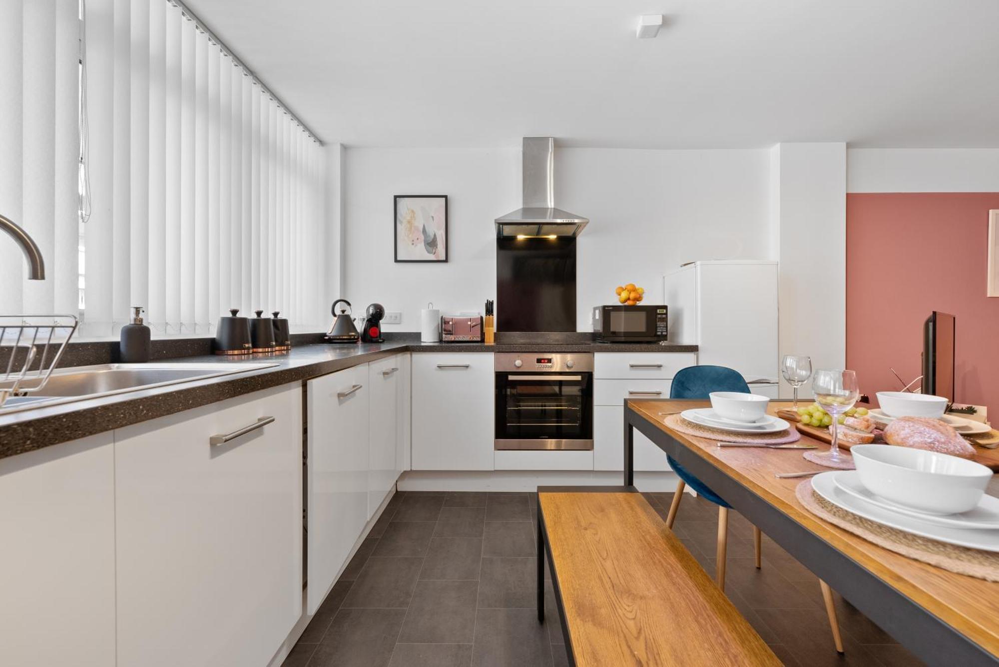 Glevum Lodge - 2 Bedroom Town Centre Apartment Cirencester Extérieur photo
