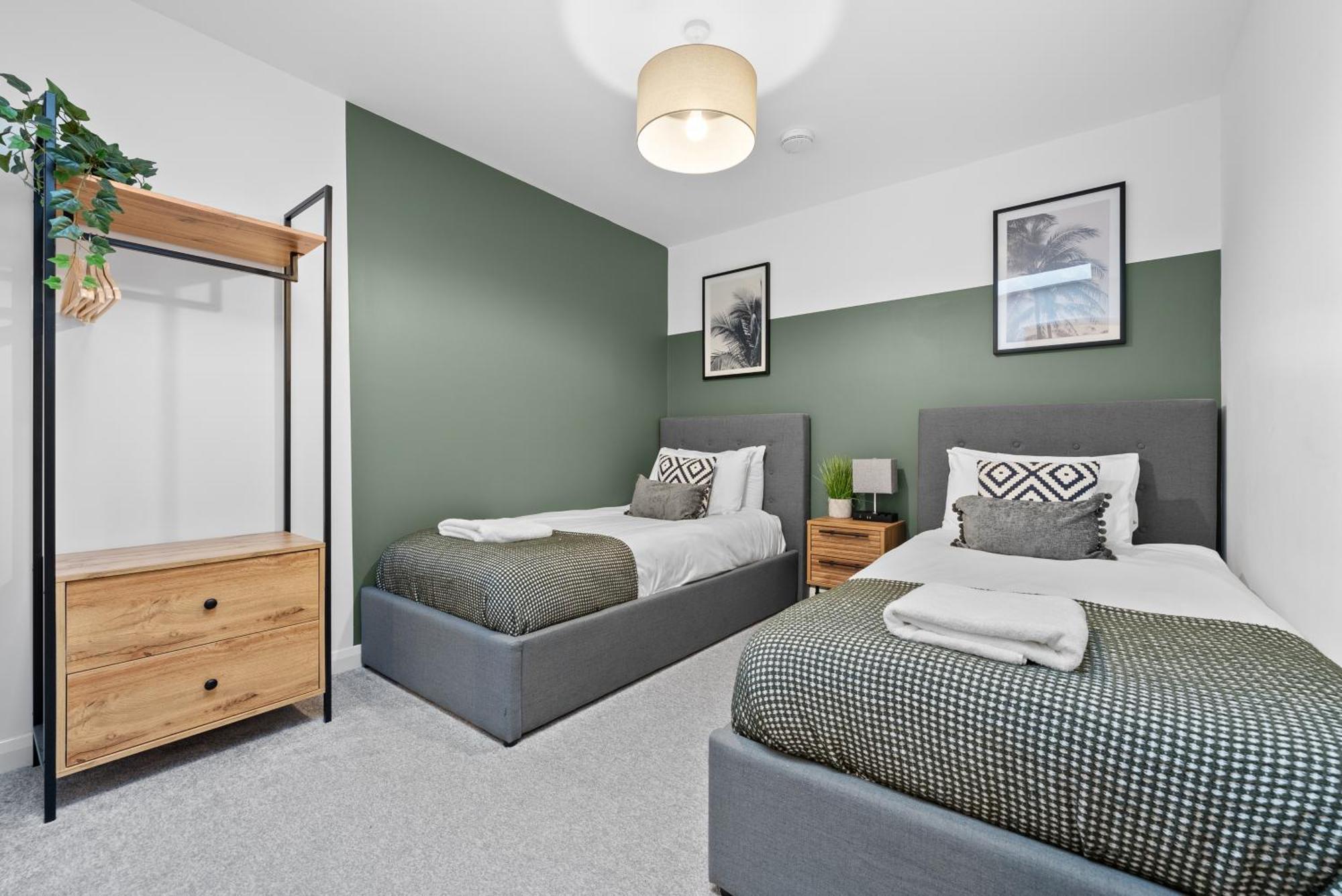 Glevum Lodge - 2 Bedroom Town Centre Apartment Cirencester Extérieur photo