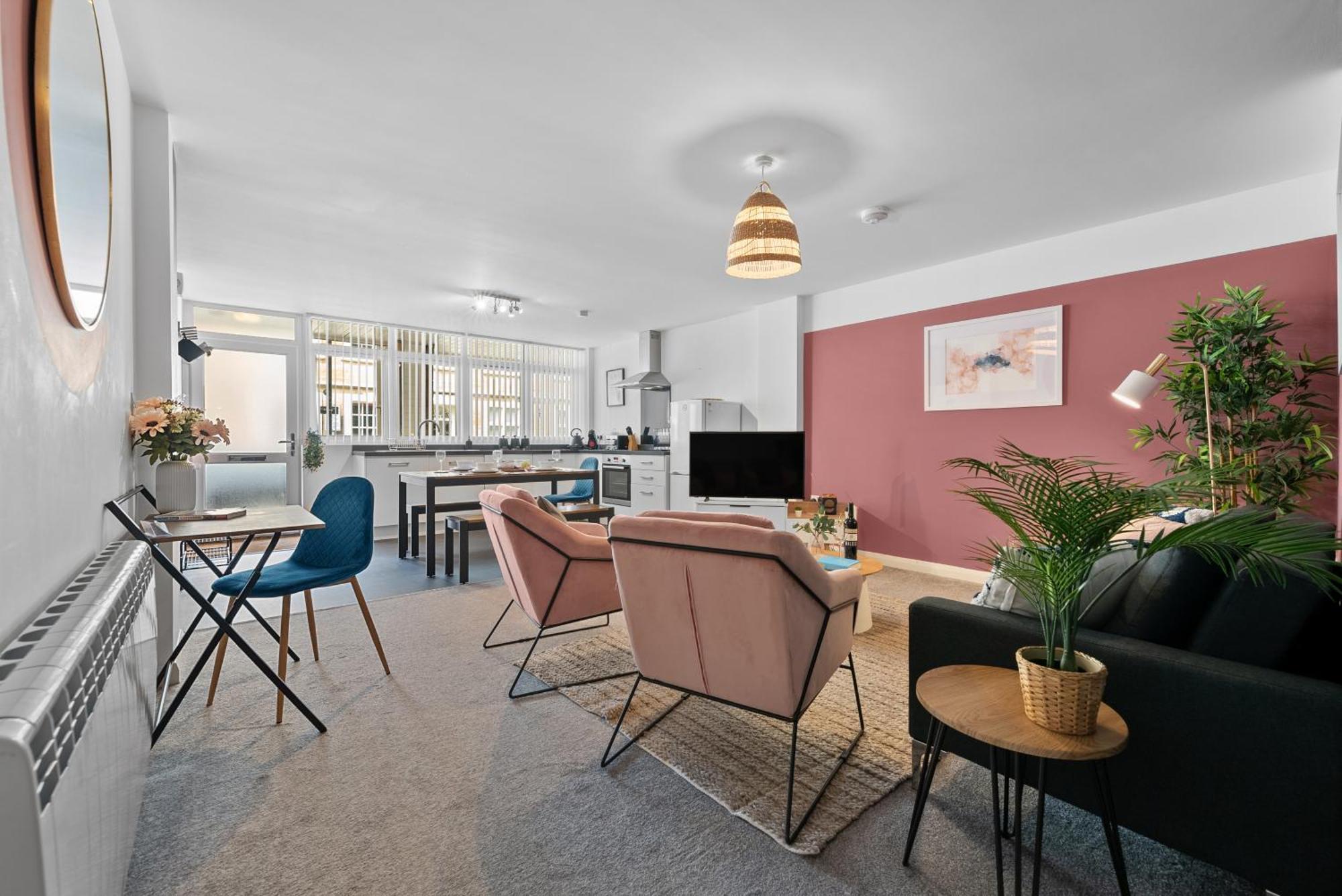 Glevum Lodge - 2 Bedroom Town Centre Apartment Cirencester Extérieur photo